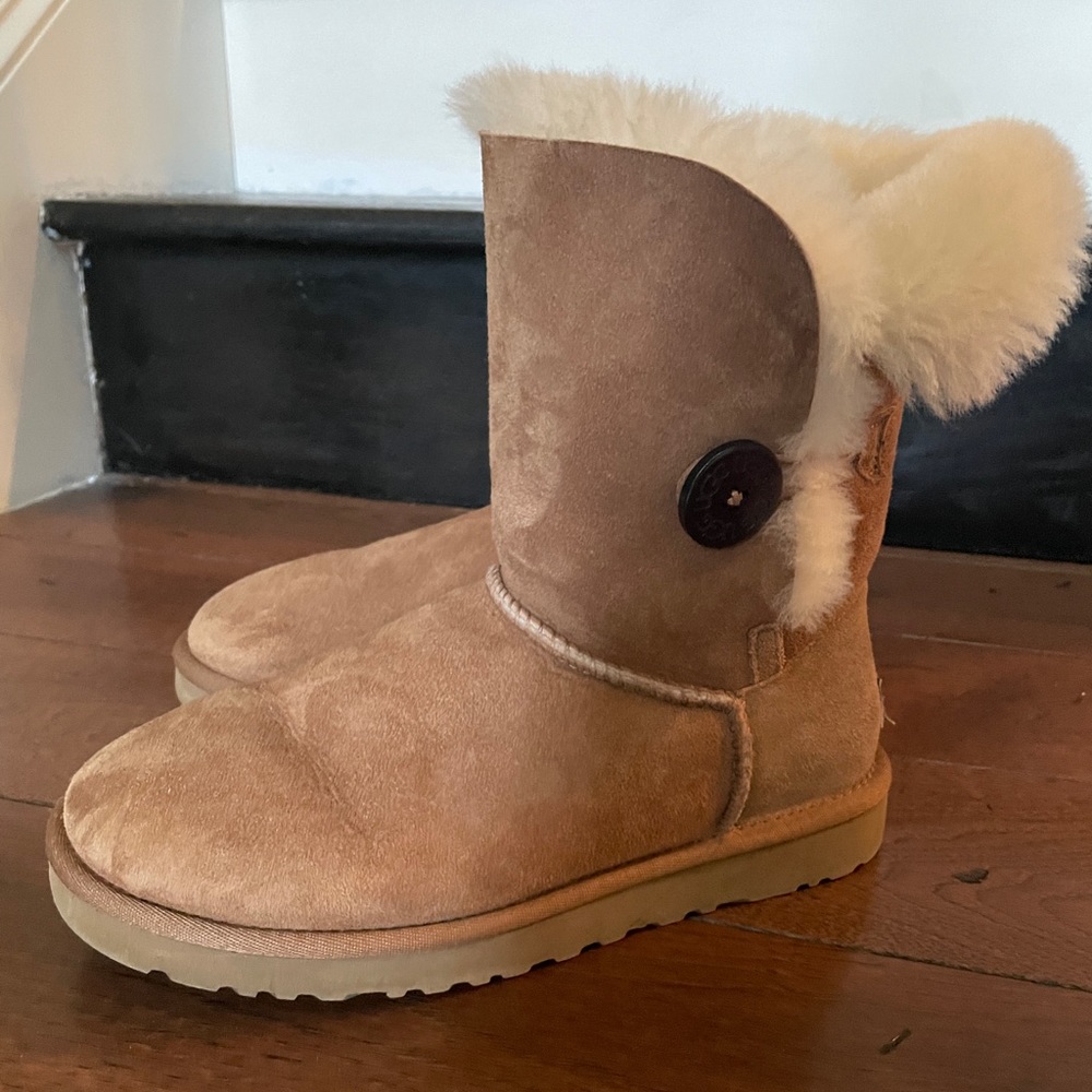 Bailey Button Uggs